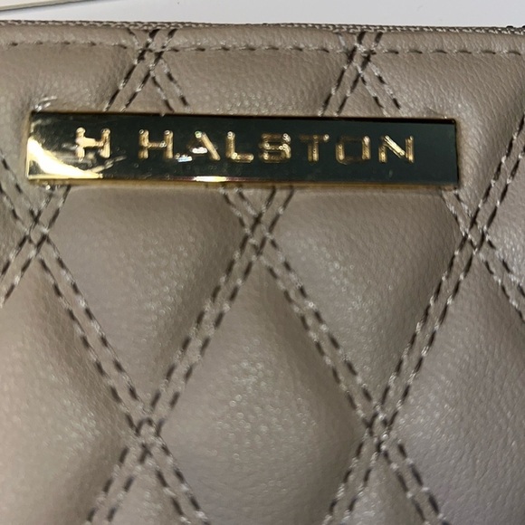 H. Halston NWT Wallet  ID holder coin purse quilted  Taupe  5.5”w x 3.5”h x .75d - Picture 3 of 15